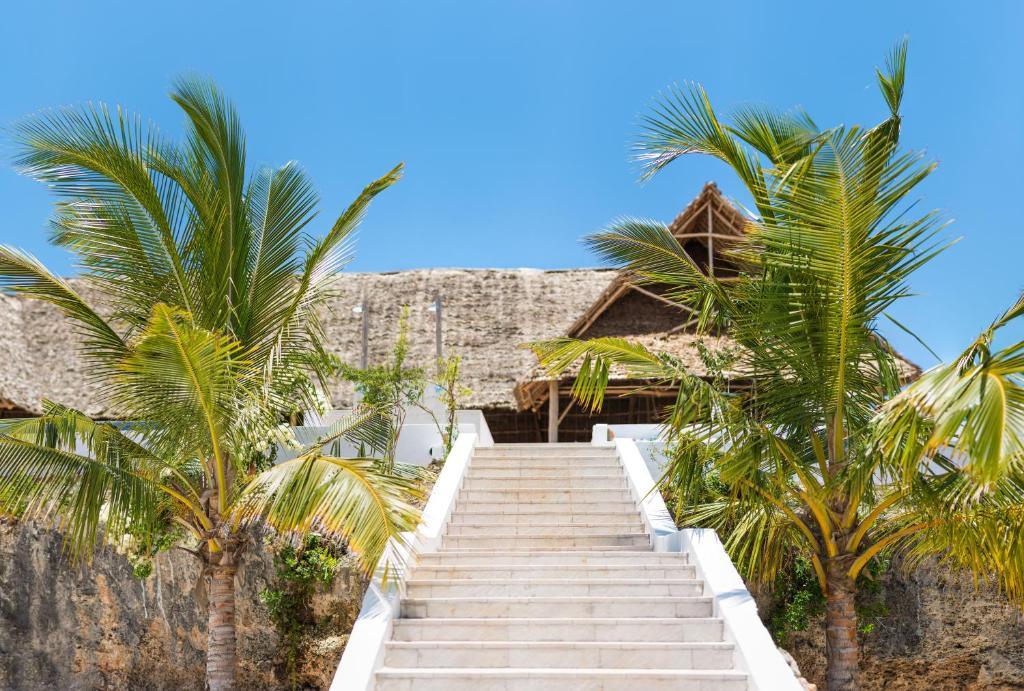 Konokono Beach Resort And Isaraya Luxury Overwater Villas Michamvi Buitenkant foto